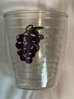 NWOT Vintage Tervis Tumbler Grape Cluster Retired 12 oz Cup Double Insulated U44